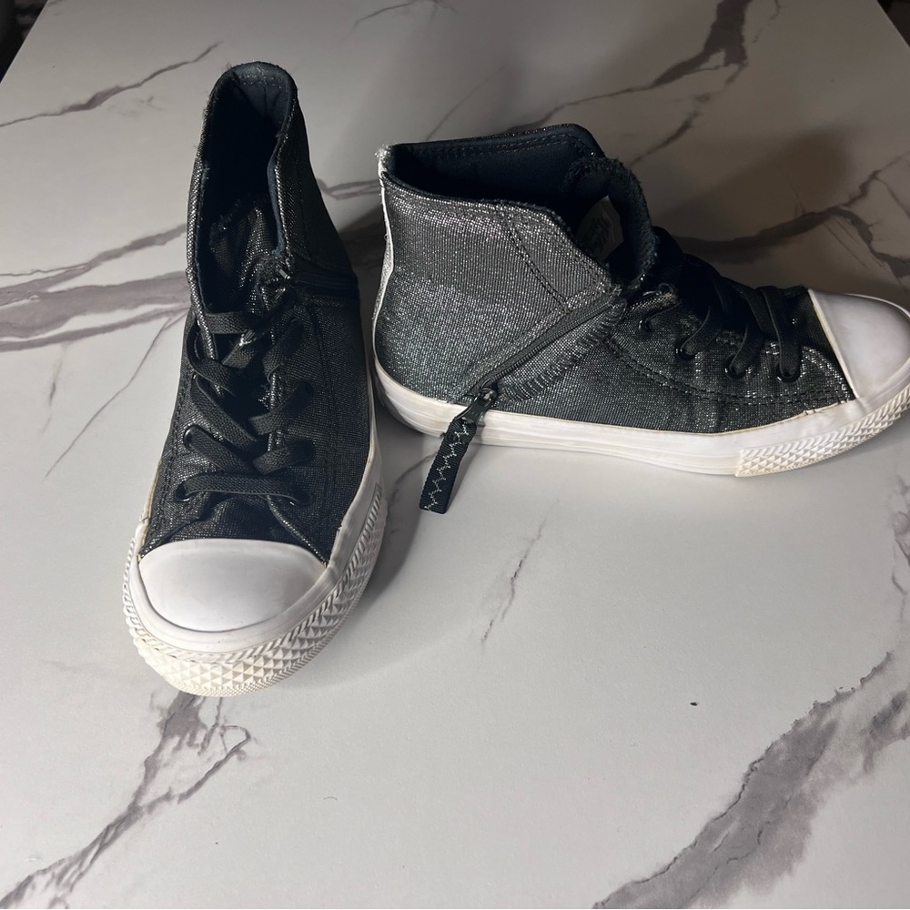 Kids converse size 2